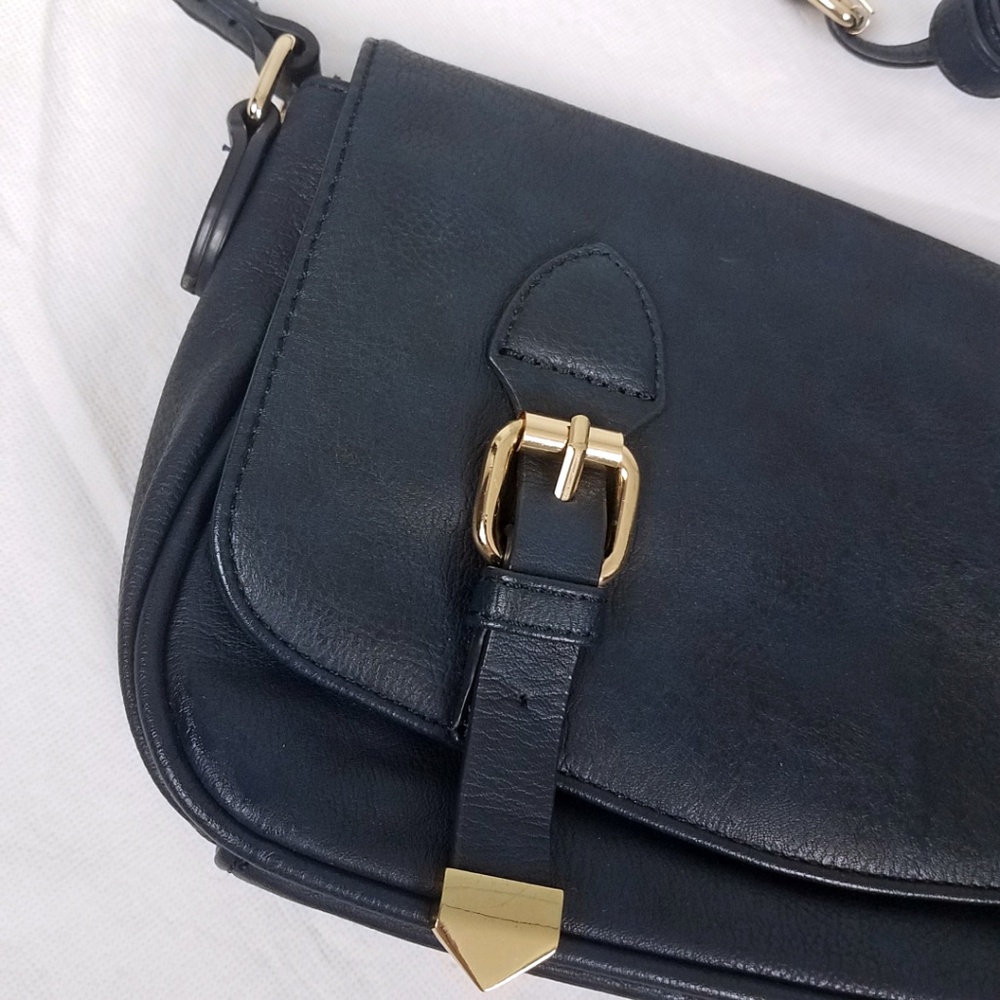 Charming Charlie Adjustable Strap Cross Body Bag - Picture 3 of 8